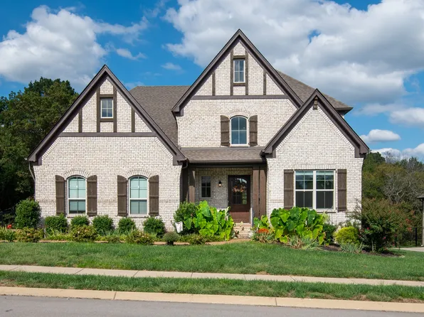1026 Brighton Ln, Gallatin, TN 37066