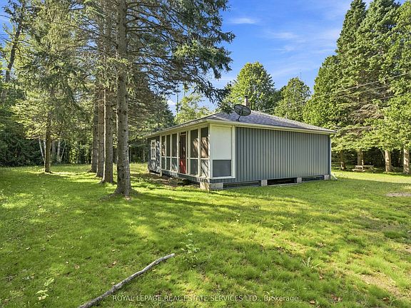 2nd image of 287 Huron Rd