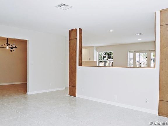 4th image of 11567 NW 40th Ct