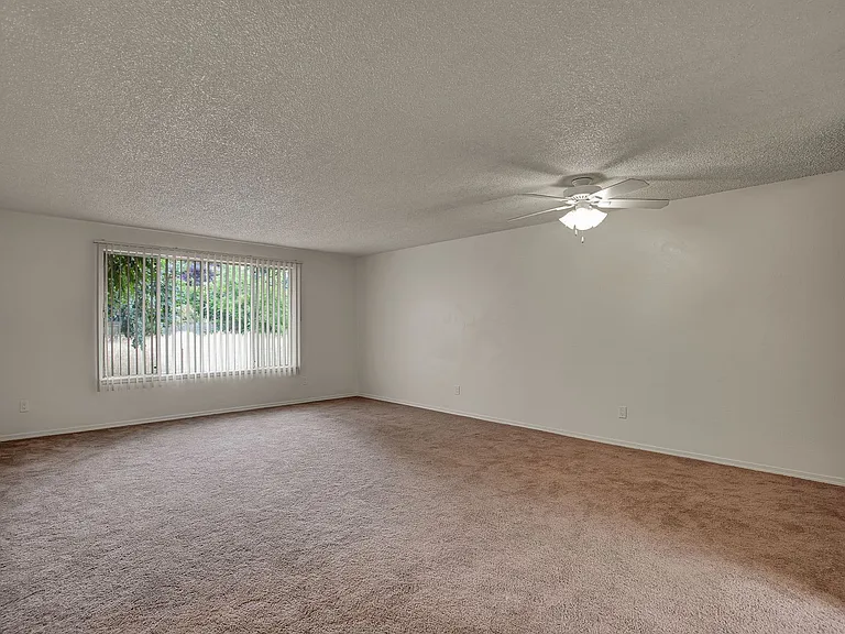 #270 WINDSOR ISLAND ESTATES — Photo 21