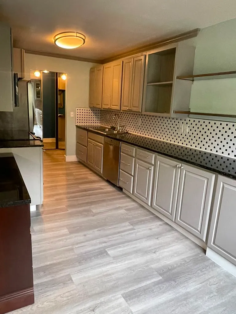2 bed, 1200 sqft, $1,800 — Photo 4