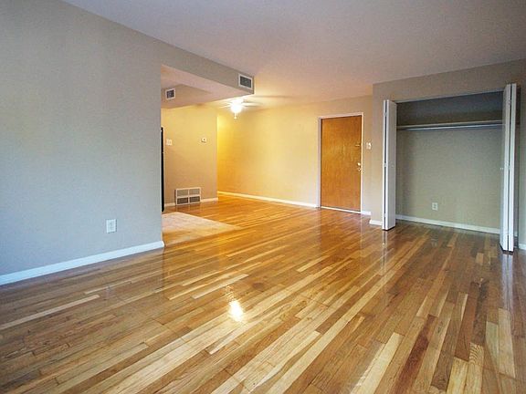 2nd image of 3316 Russell Blvd APT 3