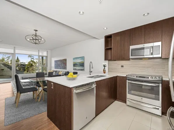 640 Michigan St #303, Victoria, BC V8V 0B7