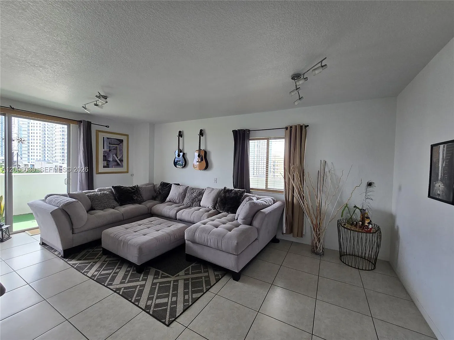 Havana Lofts Condo — Photo 4