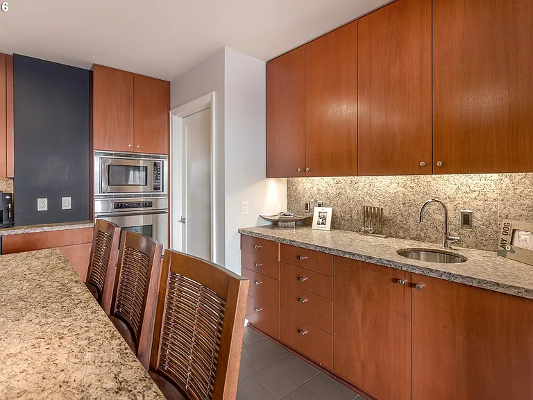 1025 NW Couch St #912 — Photo 20