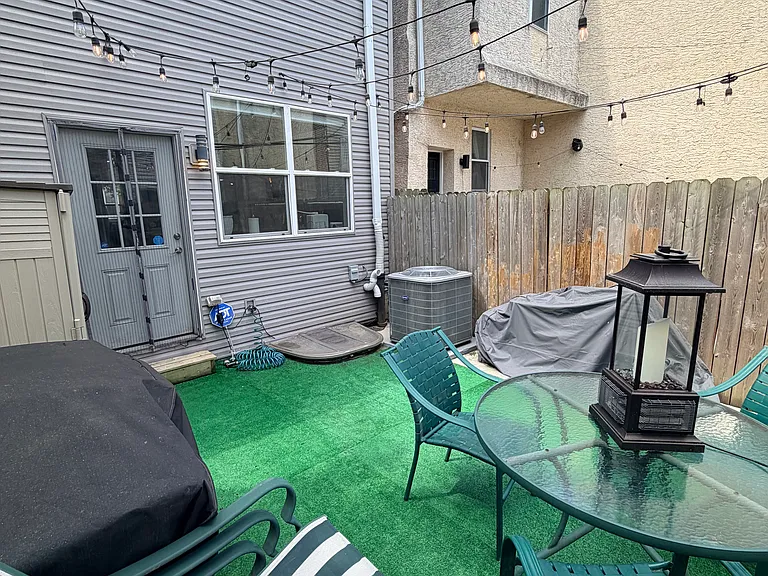 2239 Tasker St — Photo 15