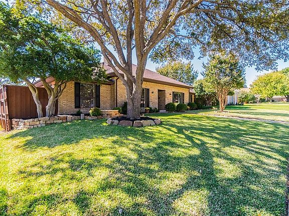 3rd image of 2908 Shalimar Dr