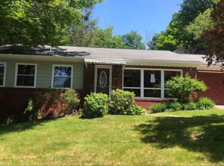 407 Barbara Dr, Roaring Brook Township, PA 18444