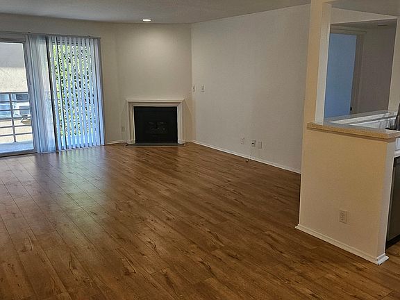 2nd image of 1156 Hacienda Pl APT 102