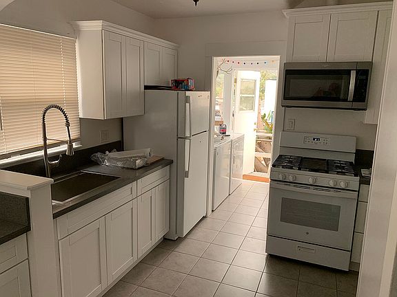 3rd image of 1314 Laguna St