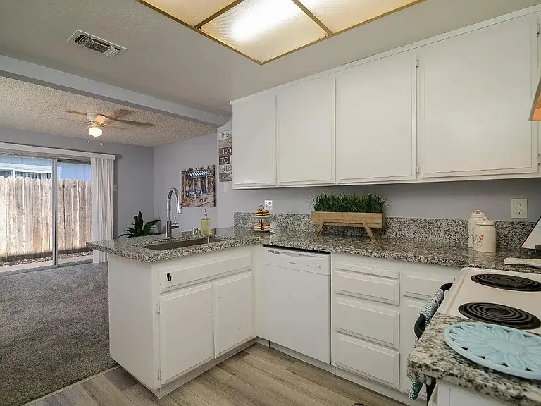 2422 Camino Garden Way — Photo 9