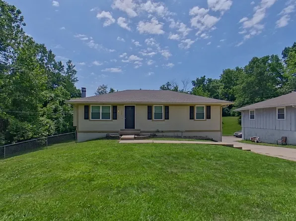 1705 Vilas St, Leavenworth, KS 66048