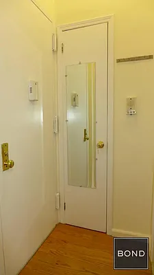 Rented by Bond New York | media 23