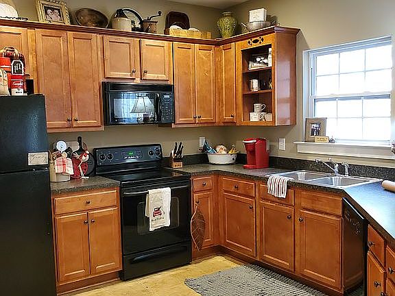 Kitchen with plenty of cabinets