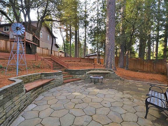 3rd image of 23533 Lakewood Dr