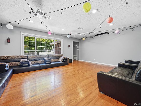 5th image of 32 Lake Avenue
