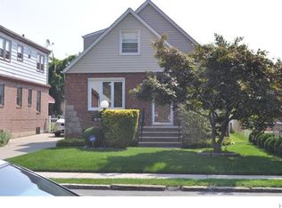 115115 224th St, Cambria Heights, NY 11411