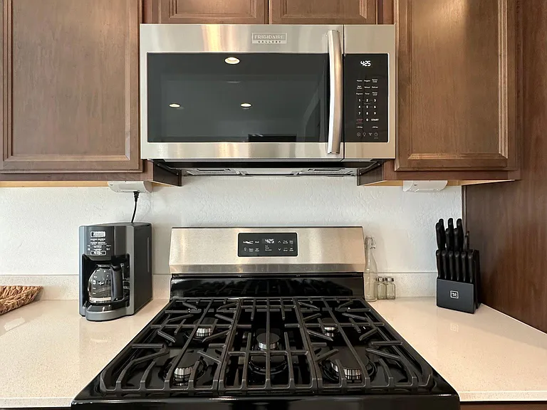 8903 W Solano Dr — Photo 6
