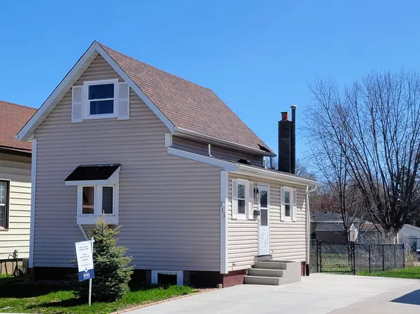 111 Columbus Ave N, New Prague, MN 56071