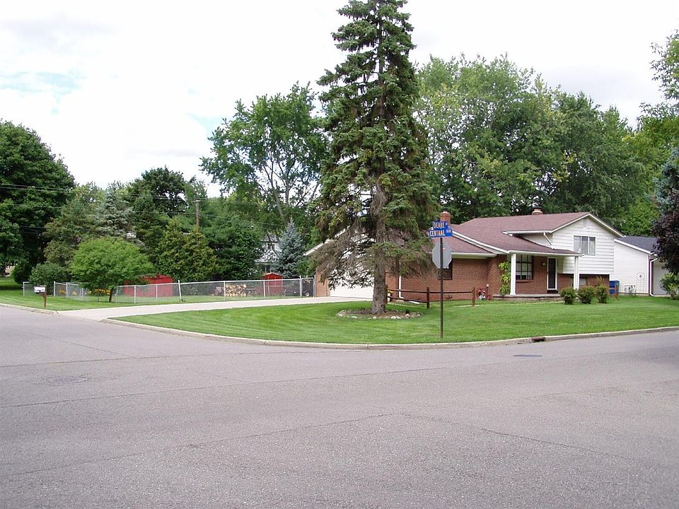 1st image of 2582 Deake Ave