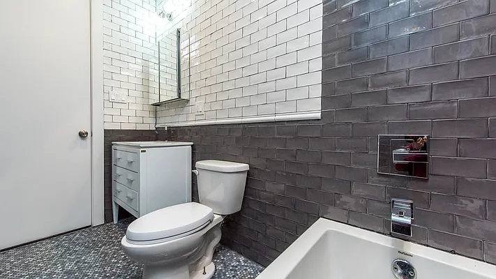 Rented by Nooklyn NYC LLC | media 31