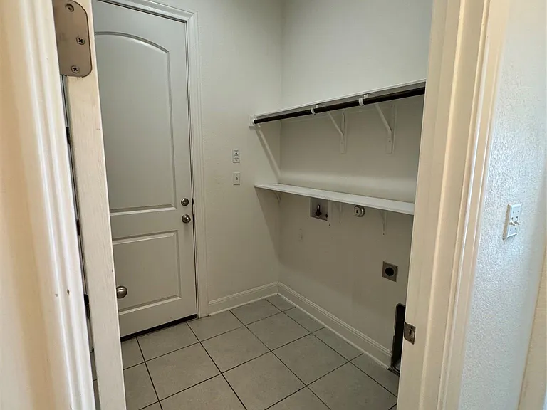 175 Senna Dr — Photo 8