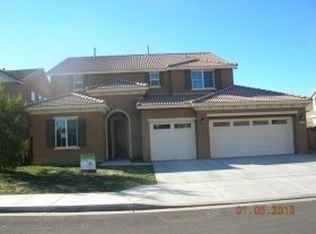 416 Peregrine Ln, San Jacinto, CA 92582