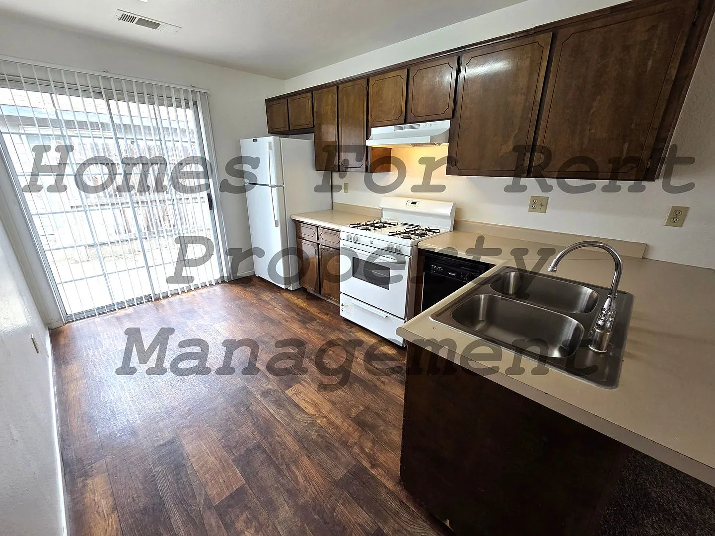 361 Eastridge Circle — Photo 3