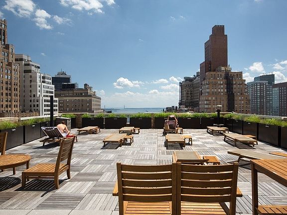 5th image of 88 Greenwich St APT 503