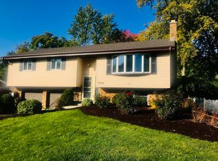 5734 Woodward Ave, Downers Grove, IL 60516