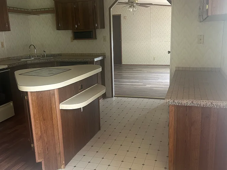 135 Clover Ln — Photo 10