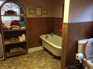 208 W Broadway St, Jefferson, TX 75657
