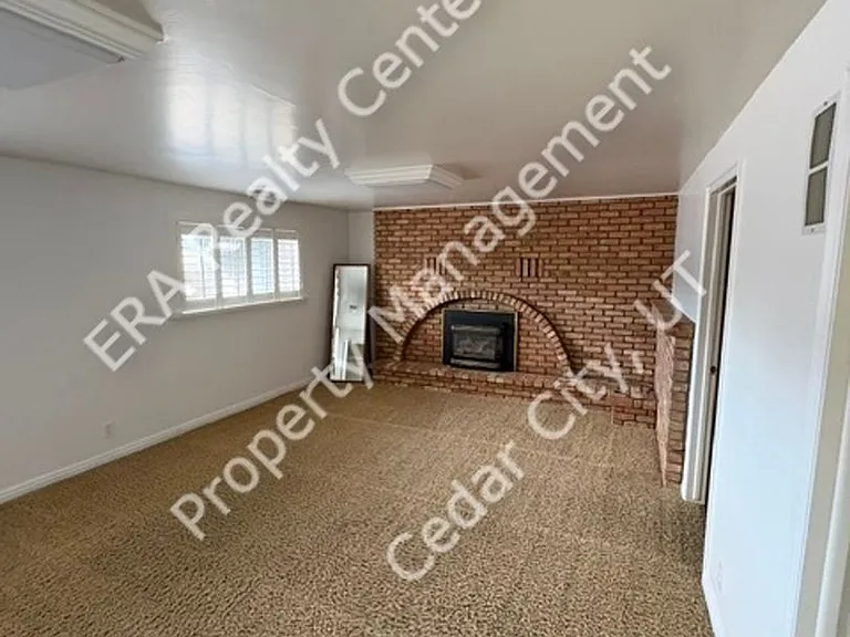 563 S 940 W — Photo 8