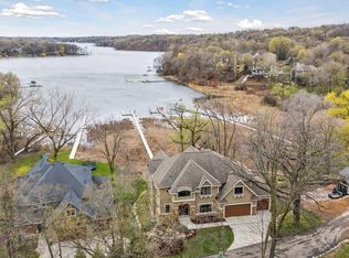 675 Pleasant View Rd, Chanhassen, MN 55317