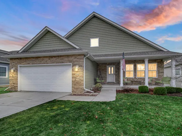 218 Edgewood Dr, Valparaiso, IN 46385
