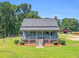 211 Andrews Chapel Rd, Hodges, SC 29653