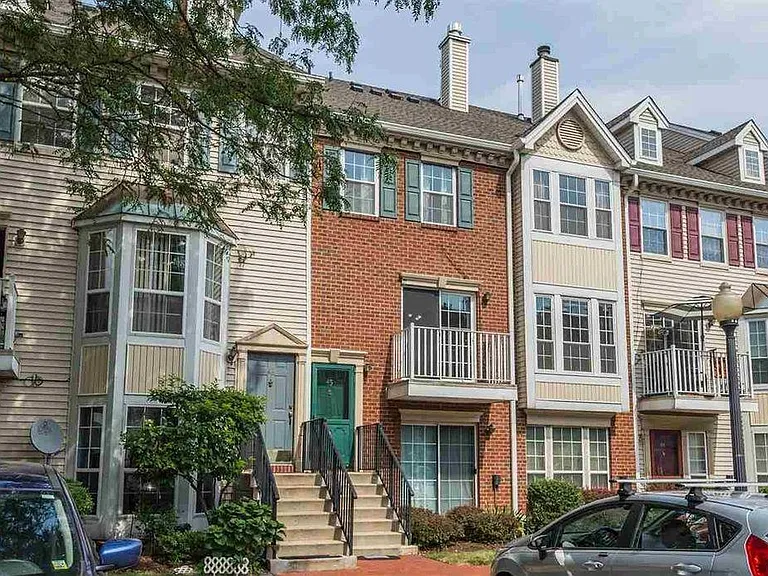 45 Dogwood St — Photo 1