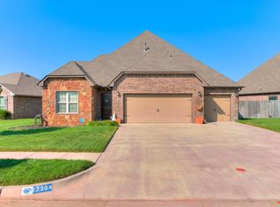 17304 Ridgewood Dr, Edmond, OK 73012
