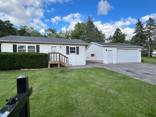 40231 N Dell Dr, Antioch, IL 60002