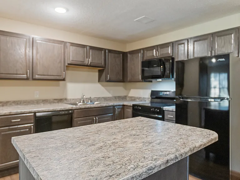 Kenyon Garden Apartments — Photo 22