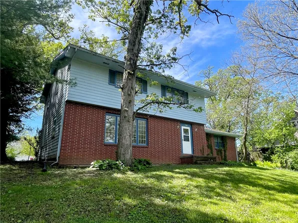 5100 Waterbury Rd, Des Moines, IA 50312