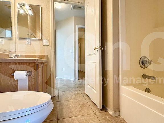 2nd image of 2914 W Silver Creek Ln