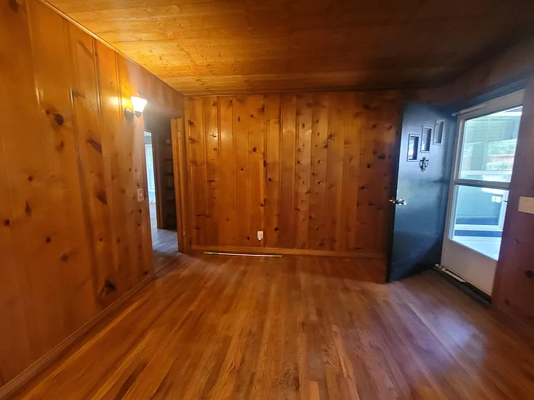 1621 S Stewart St — Photo 5