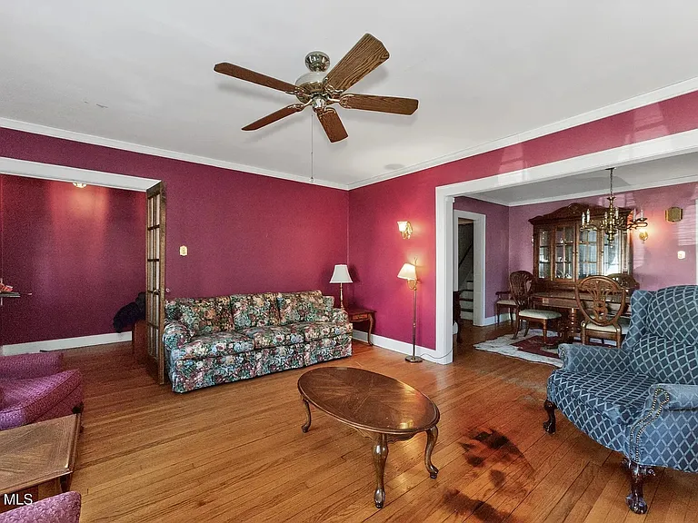 1450 Baker Ave — Photo 3