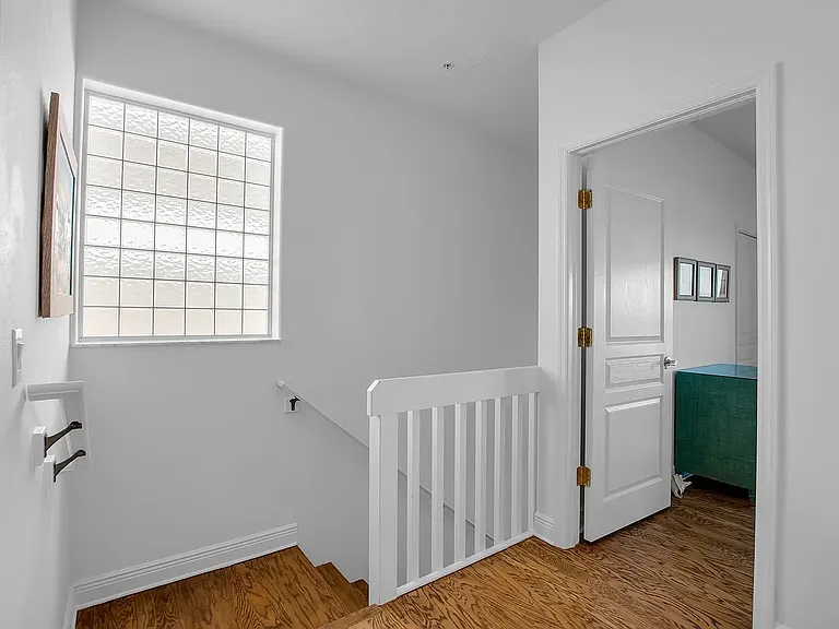 9203 Midnight Pass Rd — Photo 20