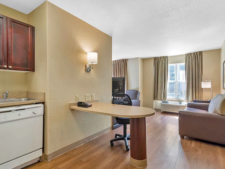Deluxe Studio - 2 Full Beds