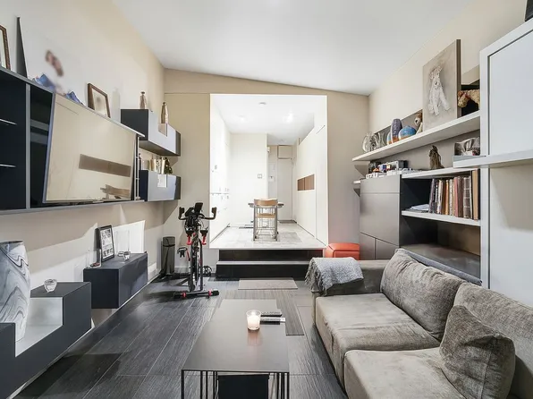35 E 10th St APT 3G, Manhattan, NY 10003