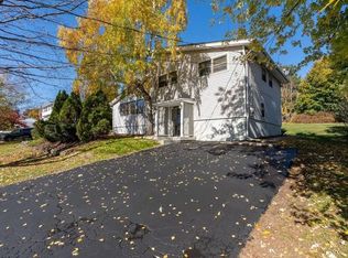 10 Brooker Dr, Newburgh, NY 12550