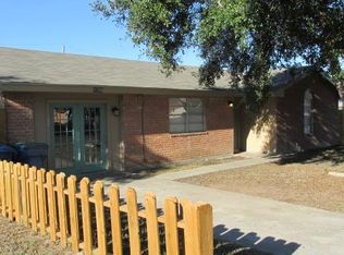 1708 W Crockett St, Beeville, TX 78102