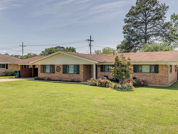3rd image of 503 Arlington Pl